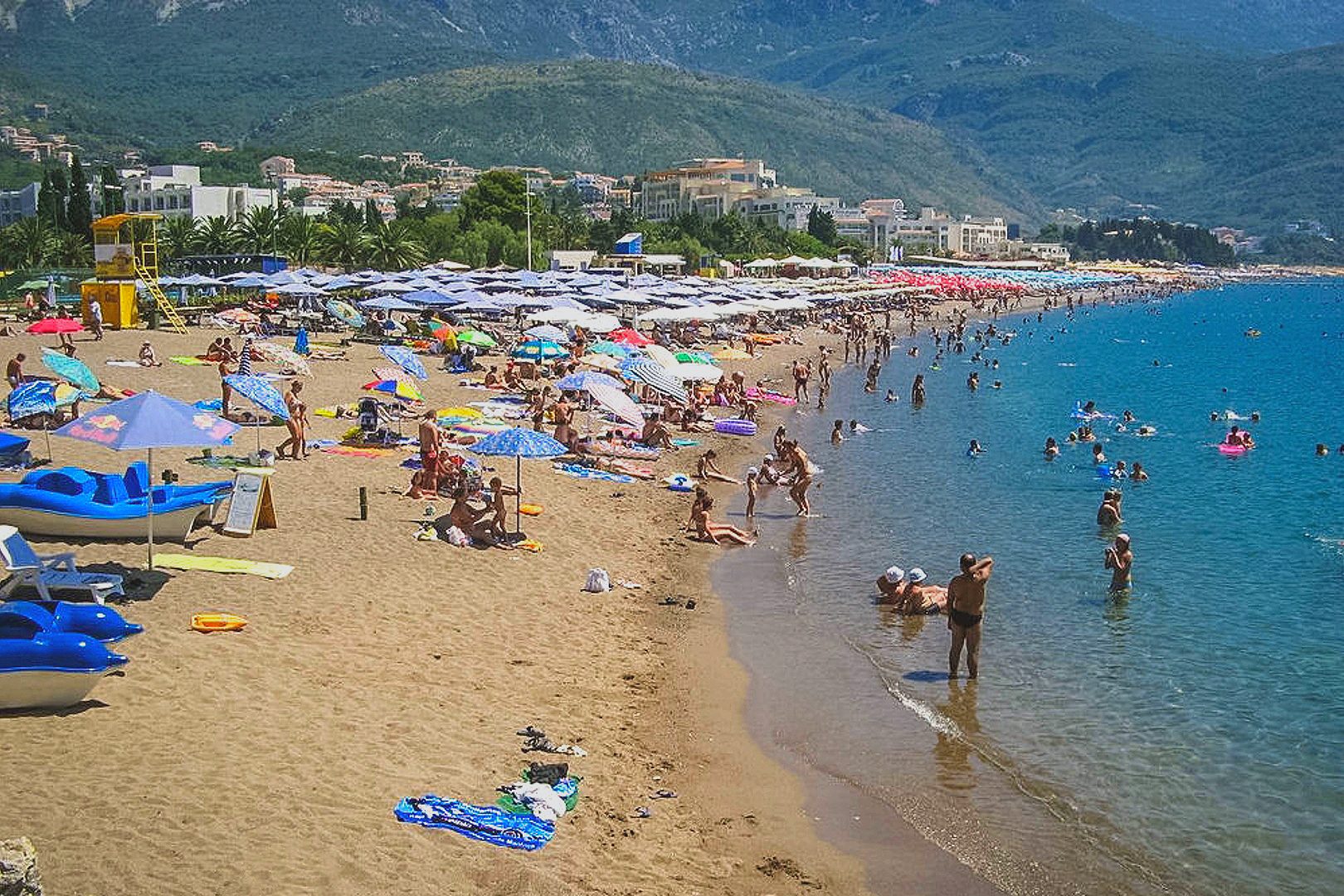 apartment-in-becici-23-beach