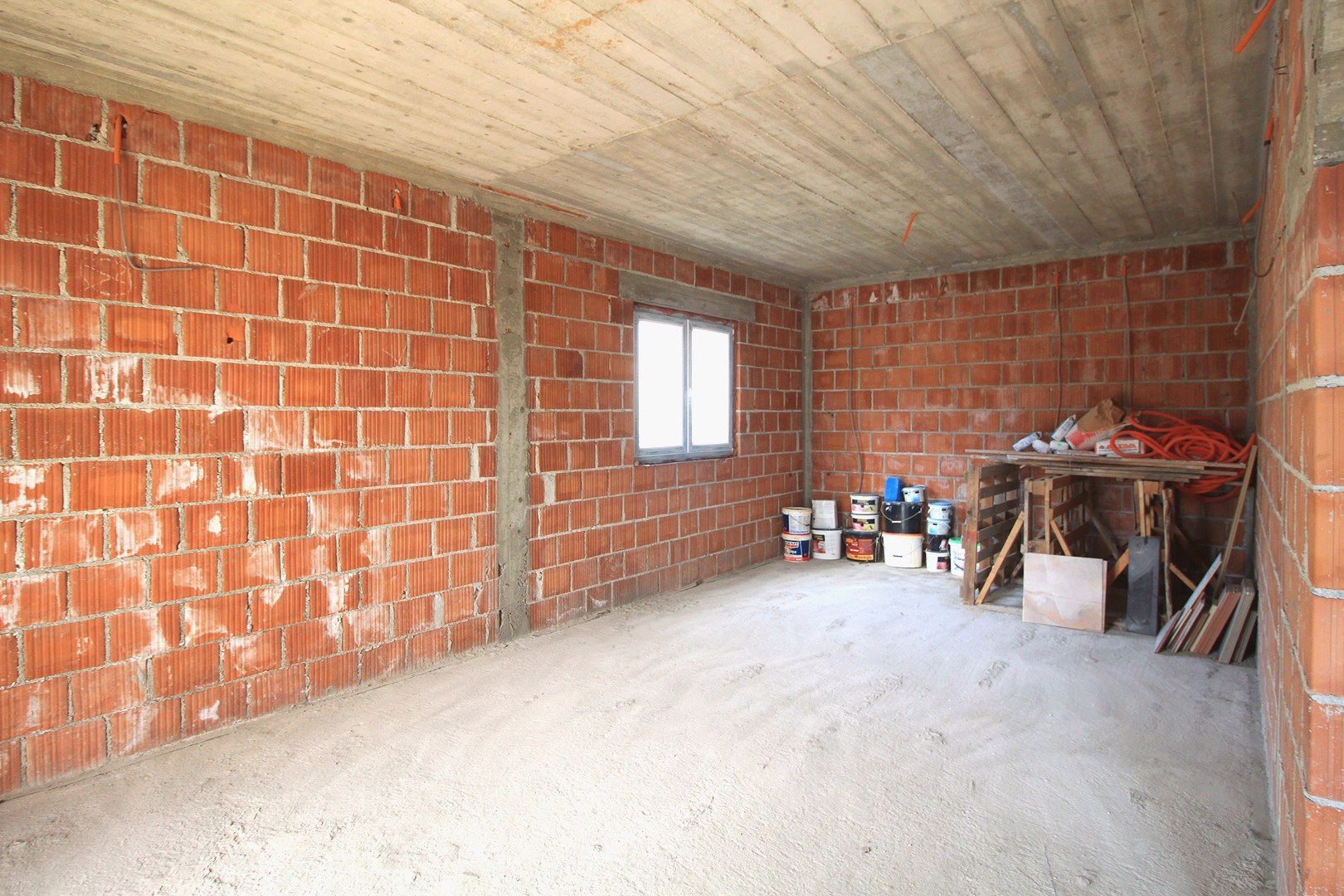 unfinished-house-sutomore-04_ground-floor