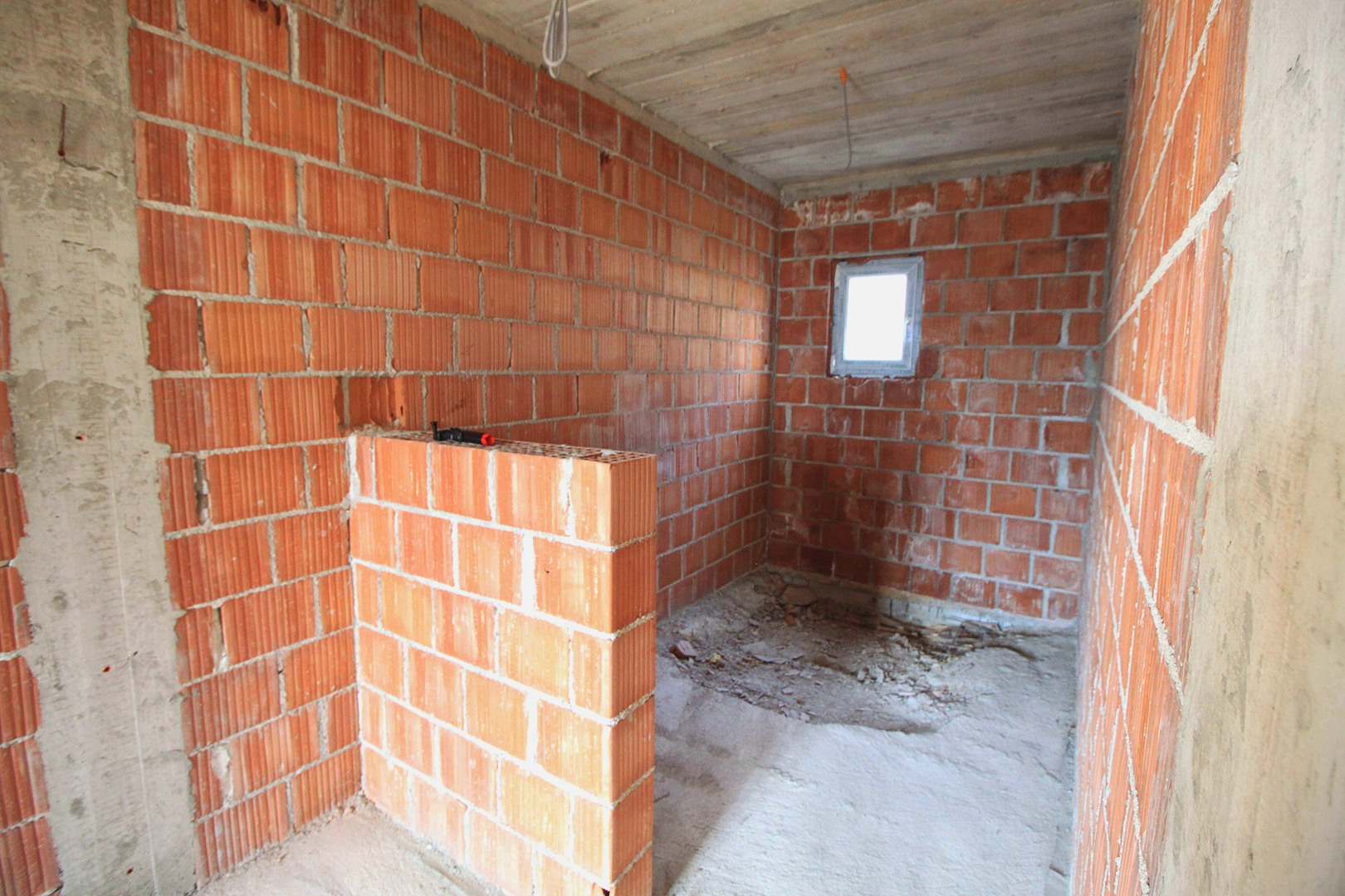 unfinished-house-sutomore-05_ground-floor