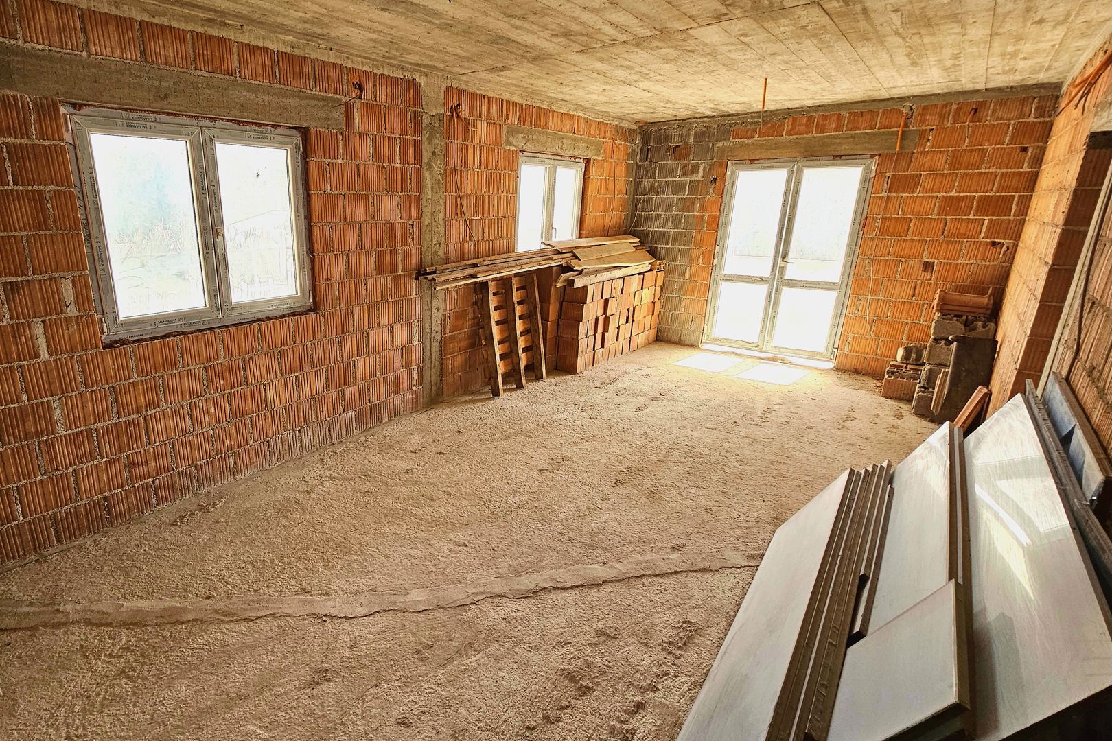 unfinished-house-sutomore-09_ground-floor