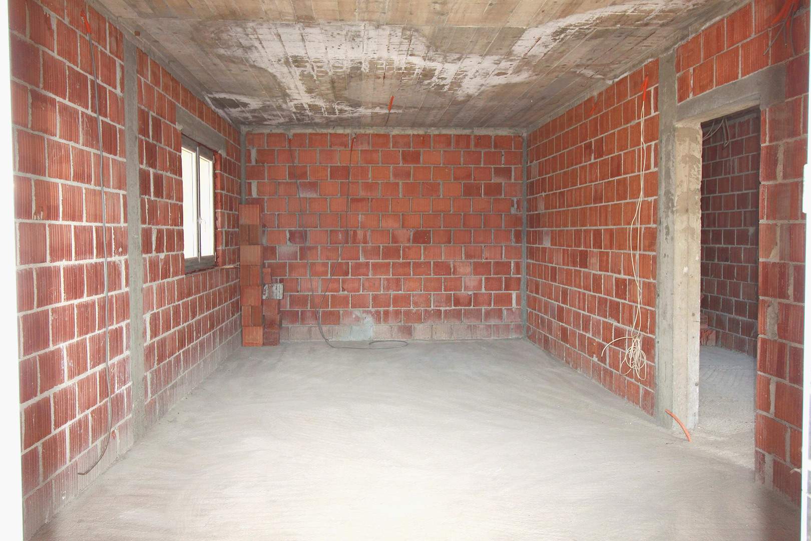 unfinished-house-sutomore-14_upper-floor