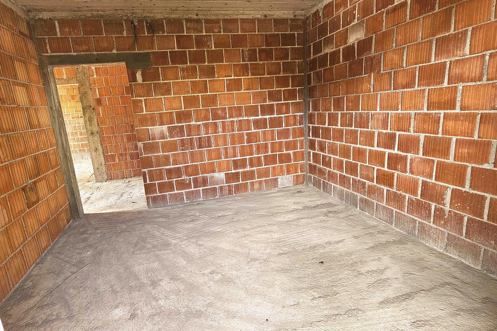 unfinished-house-sutomore-17_upper-floor