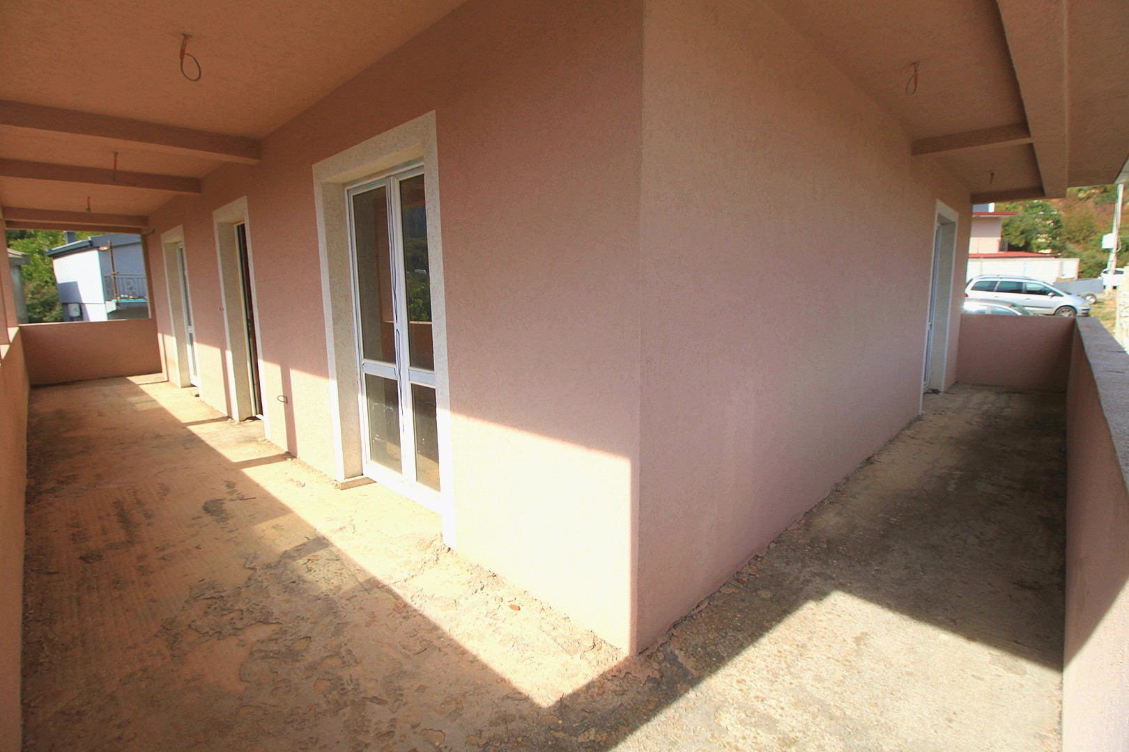 unfinished-house-sutomore-19_terrace
