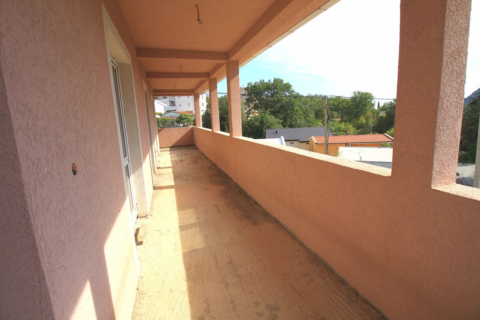 unfinished-house-sutomore-20_terrace